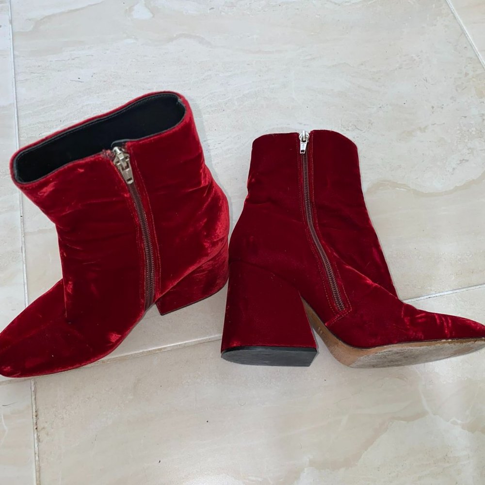 Maison Margiela Sz 38.5 Red Velvet Boots